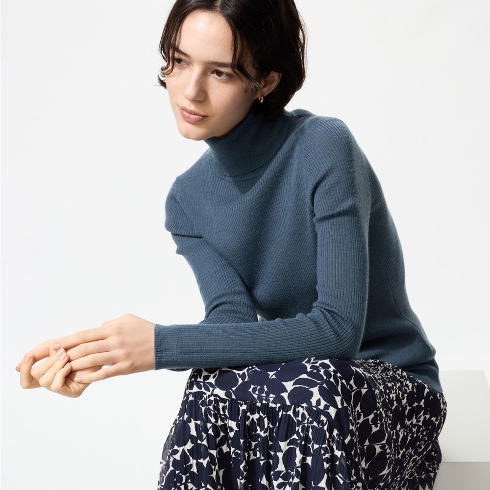NWOT Uniqlo Merino Ribbed Sweater Turtleneck Small Blue